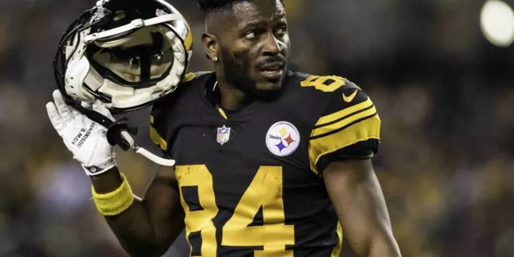 Der ehemalige Pittsburgh Steelers und jetzige Oakland Raiders Wide Receiver Antonio Brown. Der ehemalige Pittsburgh Steelers und jetzige Oakland Raiders Wide Receiver Antonio Brown.