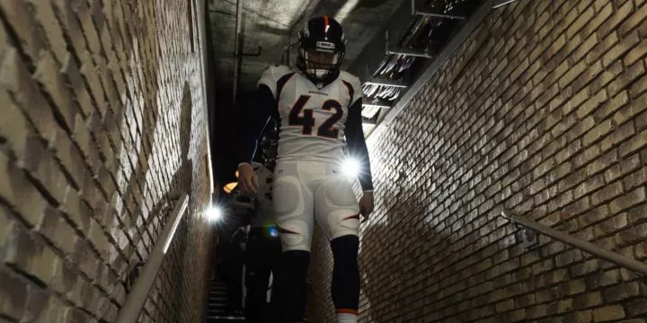 Der Denver Broncos Long Snapper Casey Kreiter. Der Denver Broncos Long Snapper Casey Kreiter.