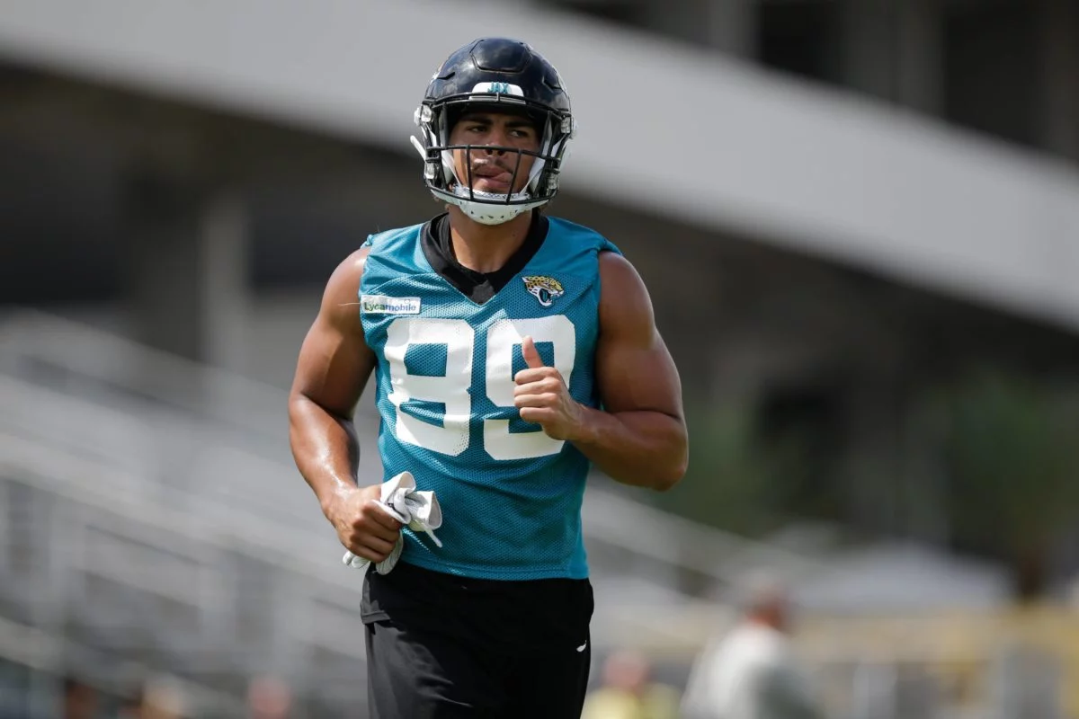 Der Jacksonville Jaguars Tight End Josh Oliver